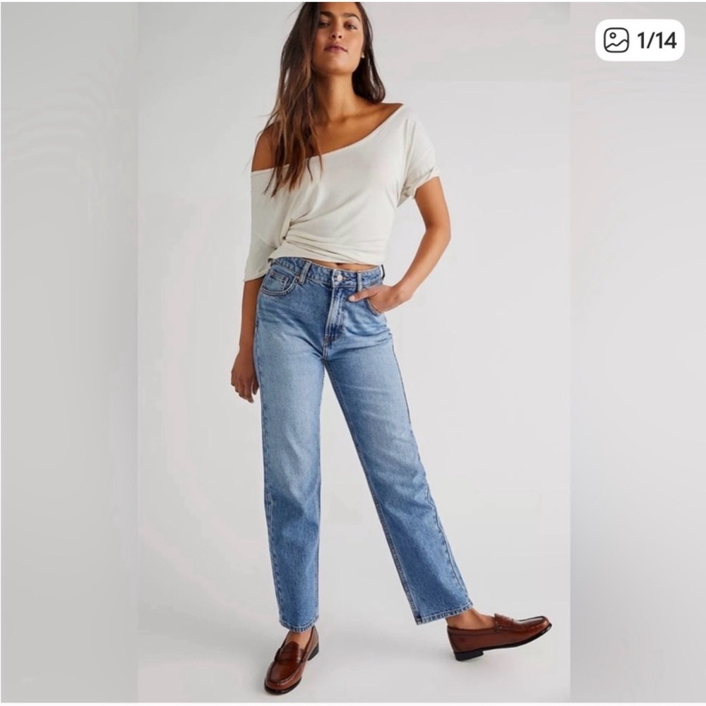 NWOT We The Free Straight Leg Jeans in Light Blue Denim
